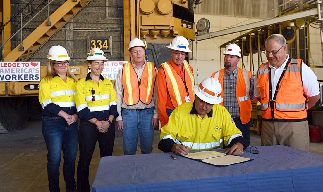 Interior Secretary visits Cortez Mine - pledge signing